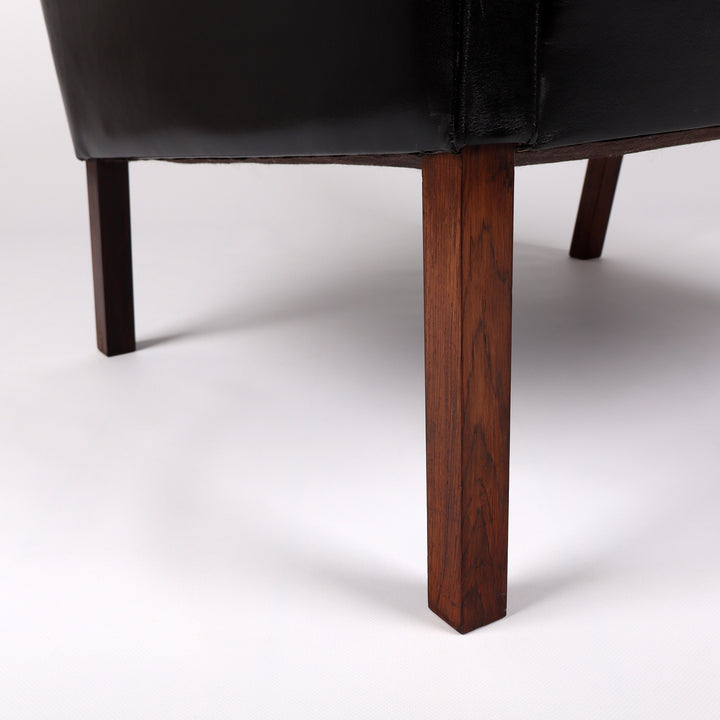 653 Domus Danica VP 66 Lounge Chair von Rud Thygesen – Detailansicht Holzfuß