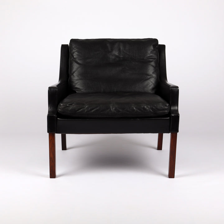 653 Domus Danica VP 66 Lounge Chair von Rud Thygesen – Frontalansicht
