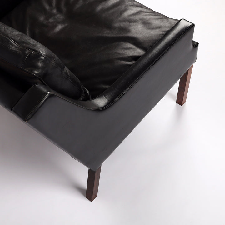 653 Domus Danica VP 66 Lounge Chair von Rud Thygesen – Detailansicht Armlehne rechts und Sitzfläche