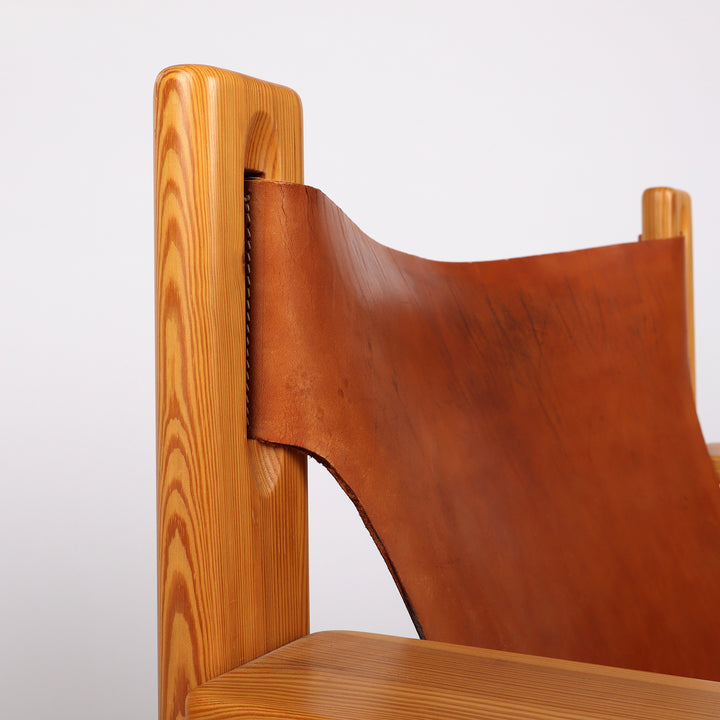 686 Mid Century Lounge Chair aus Kiefernholz und Leder – Detailansicht Rückenlehne seitlich