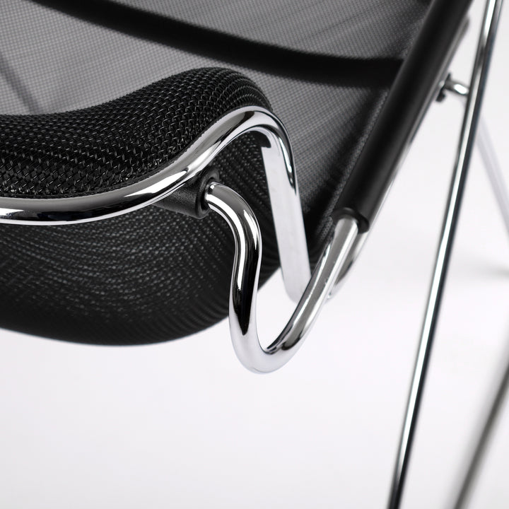 Anomina Castelli Penelope Chair von Charles Pollock – Detailansicht Seitenprofil rechts
