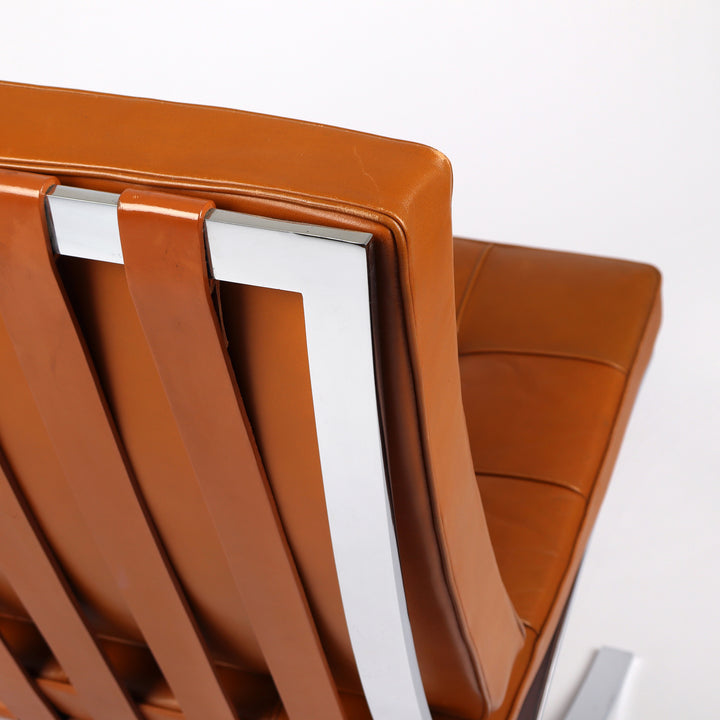 714 Knoll International Barcelona Chair von Mies van der Rohe – Detailansicht Obere Rückenlehne von hinten