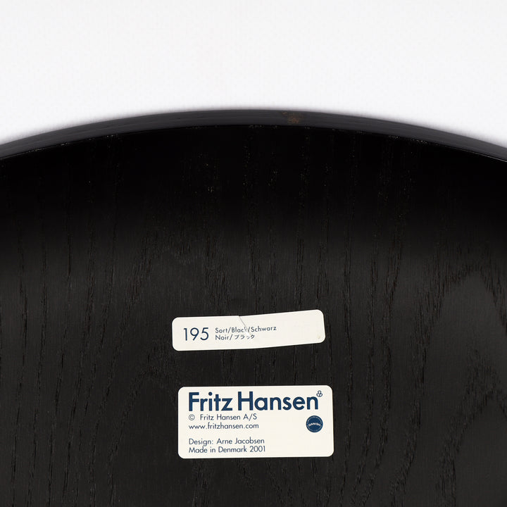 727 Fritz Hansen Stuhl der Serie 7 von Arne Jacobsen – Detailansicht Herstellernachweis