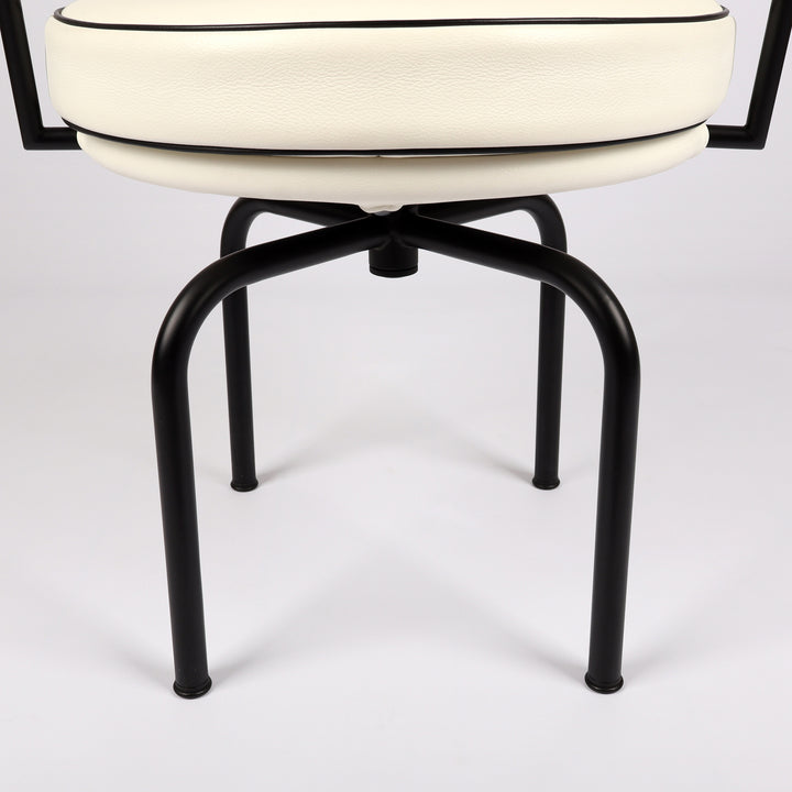Cassina LC 7 Drehstuhl von Le Corbusier, Perriand und Jeanneret – Detailansicht Gestell