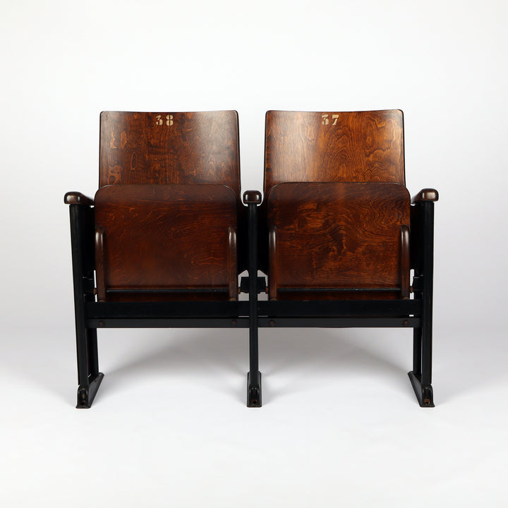 756 Mid-Century Kinosessel von Fibrocit – Frontalansicht
