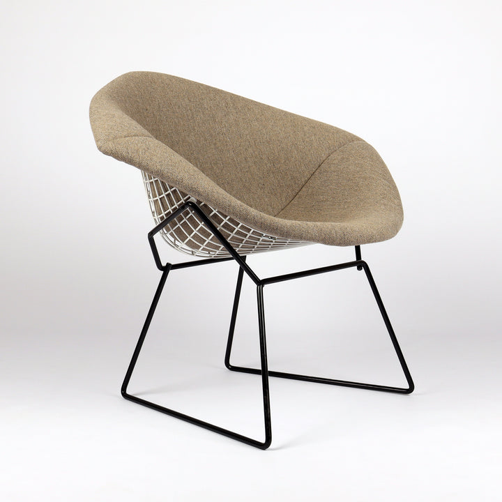 760 Knoll International Diamond Chair von Harry Bertoia Vollpolster beige – Frontalansicht eingedreht