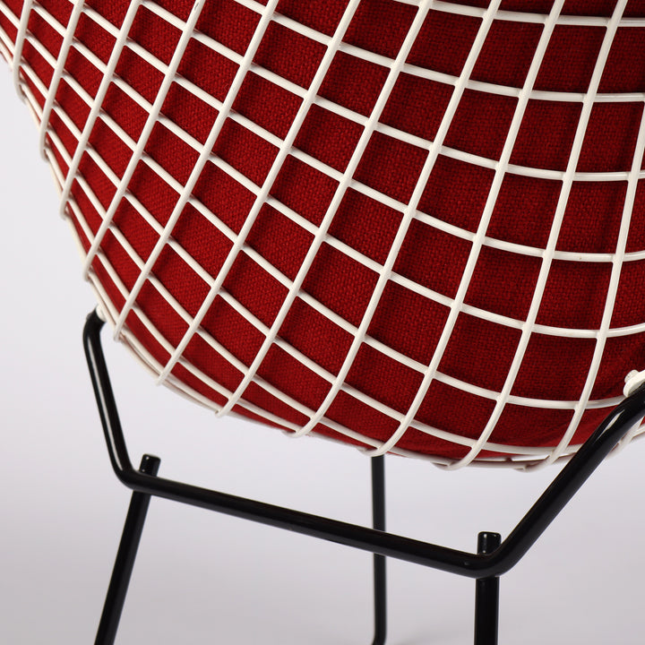 762 Knoll International Diamond Chair von Harry Bertoia Vollpolster rot – Detailansicht Untere Rückenlehne von hinten