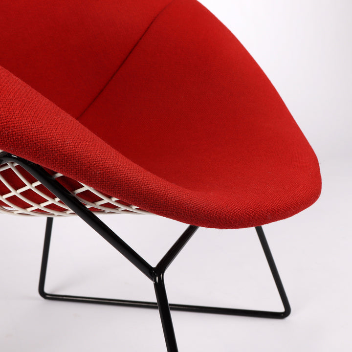 762 Knoll International Diamond Chair von Harry Bertoia Vollpolster rot – Detailansicht Sitzfläche seitlich