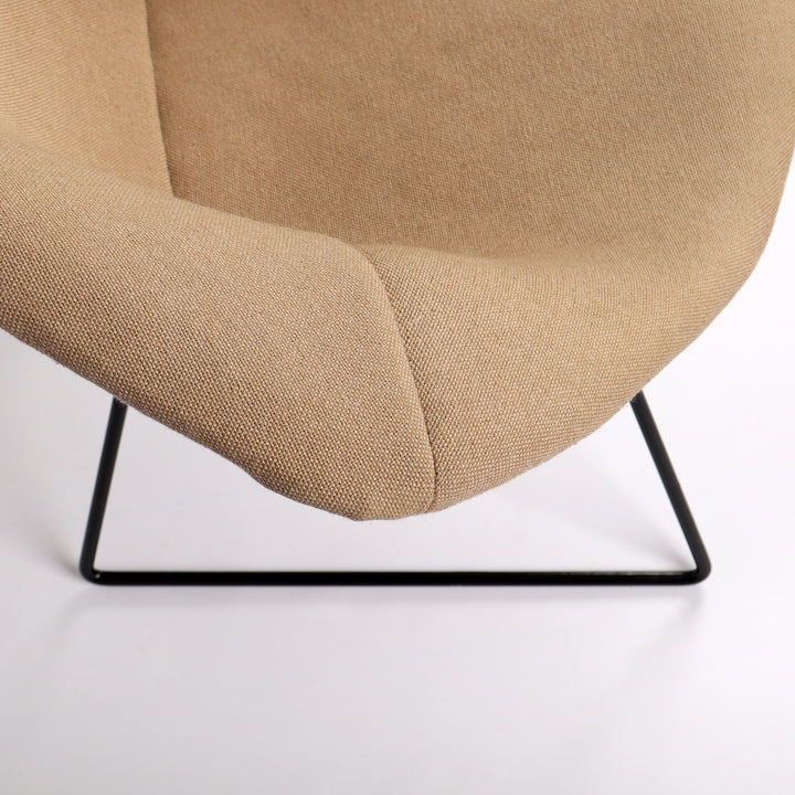 763 Knoll International Diamond Chair von Harry Bertoia Vollpolster beige – Detailansicht Armlehne rechts
