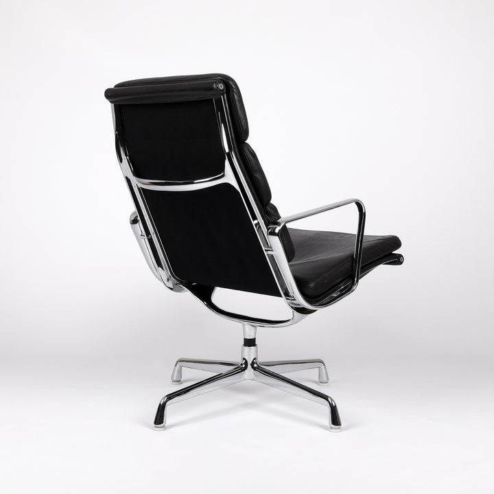 768 Vitra Eames Soft Pad Chair EA 216 Leder nero schwarz – Rückansicht