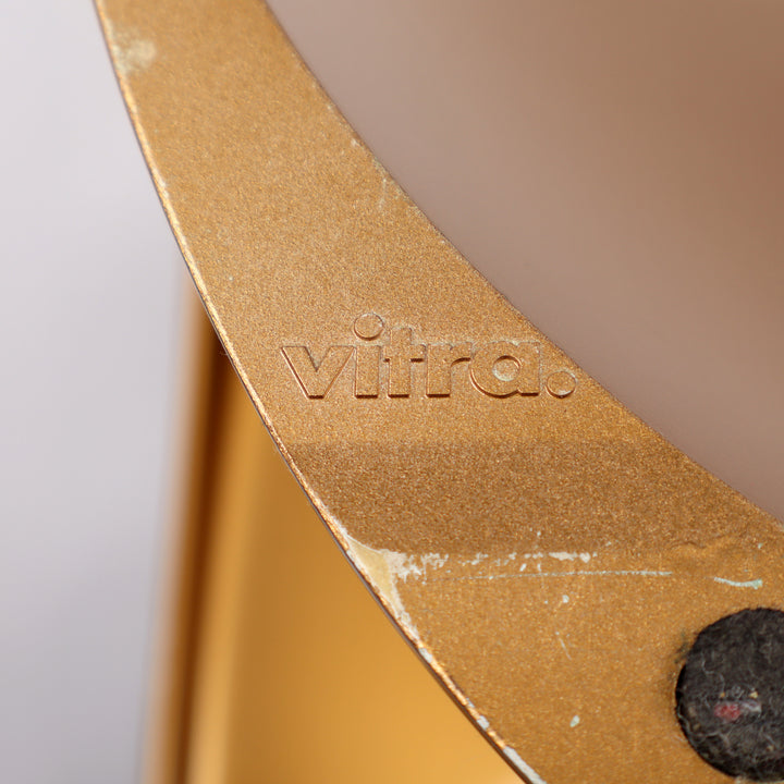 780 Limitierter Vitra Panton Chair von Verner Panton gold Sonderedition – Detailansicht Herstellernachweis