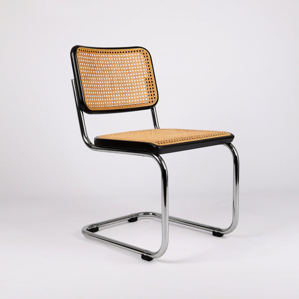 787 Thonet S 32 Freischwinger Stuhl von Marcel Breuer – Frontalansicht eingedreht