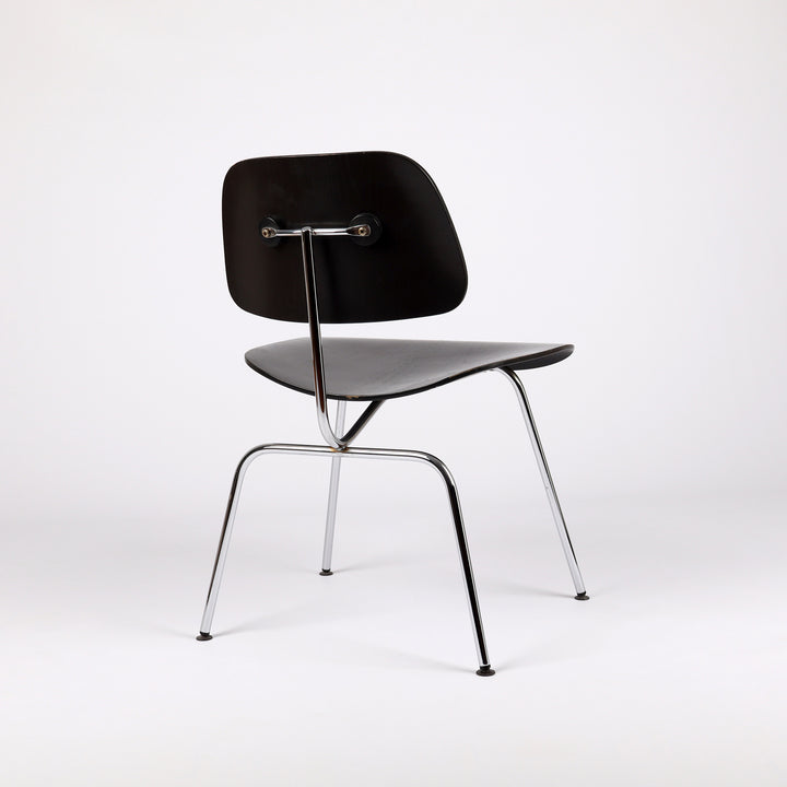 788 Vitra Eames Plywood Group DCM Dining Chair – Rückansicht