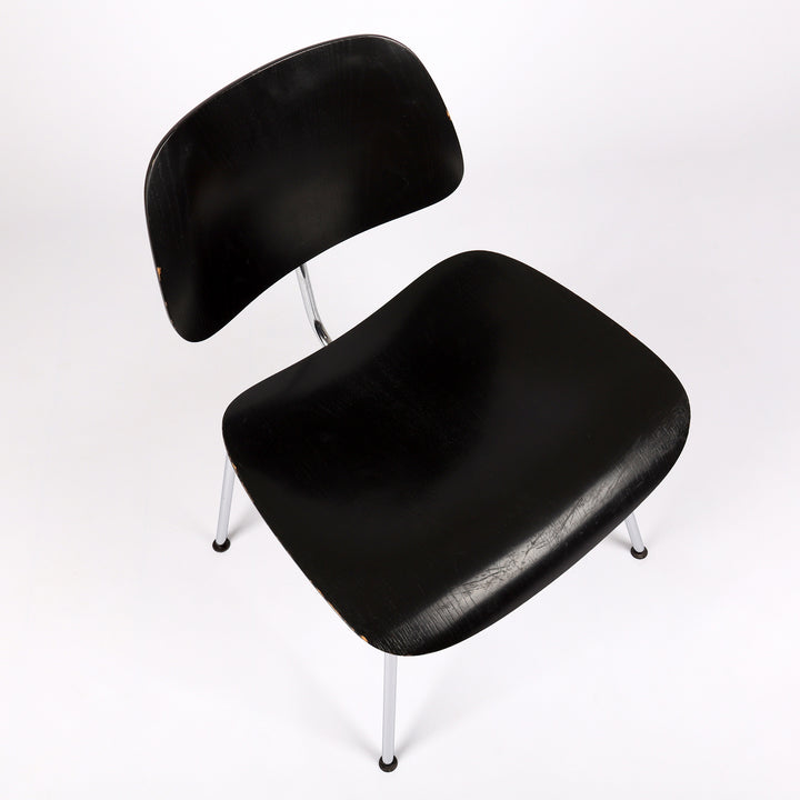 788 Vitra Eames Plywood Group DCM Dining Chair – Detailansicht Rückenlehne und Sitzfläche von oben