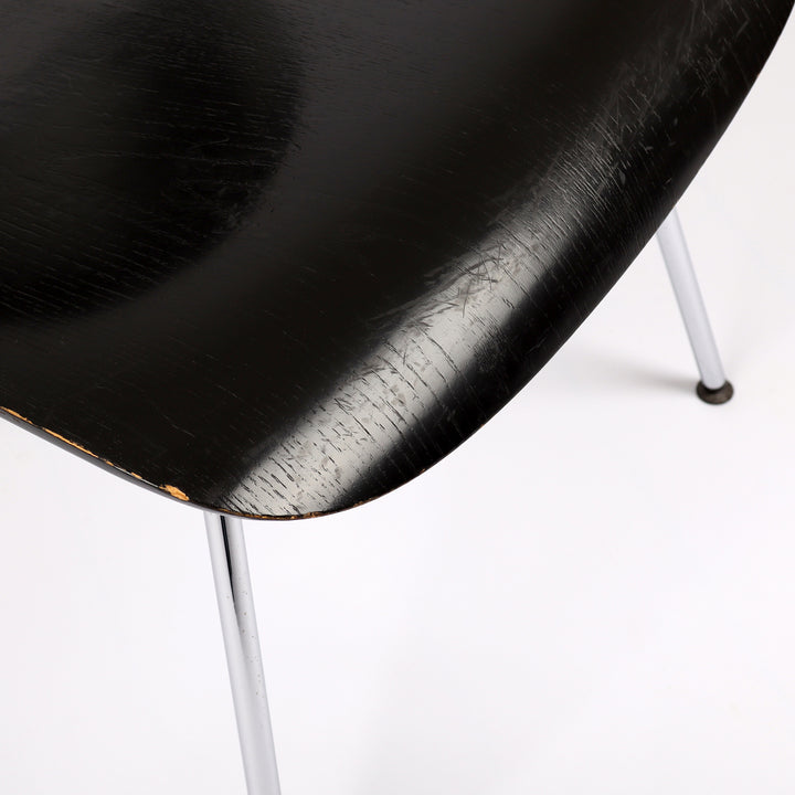 788 Vitra Eames Plywood Group DCM Dining Chair – Detailansicht Vordere Sitzfläche