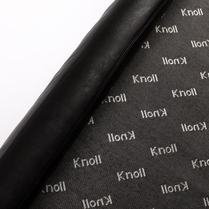 793 Knoll International Brigadier Sofa von Cini Boeri Leder schwarz – Detailansicht Herstellernachweis Unterseite