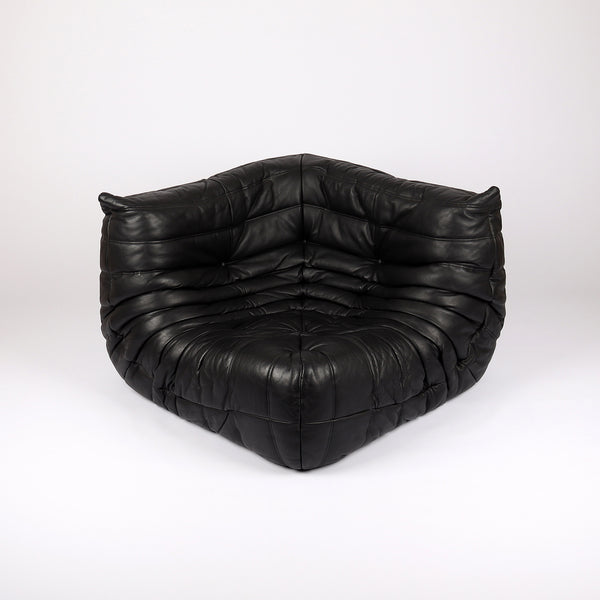 797 Ligne Roset Togo Ecksofa Michel Ducaroy Kyoto Leder schwarz – Frontalansicht von oben