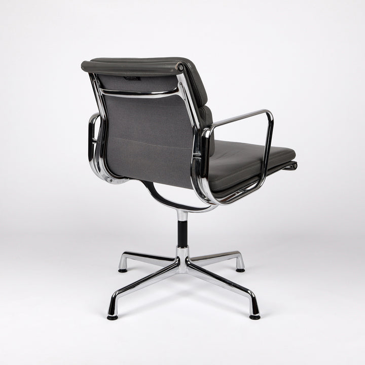 799 Vitra Soft Pad Chair EA 208 Leder granit – Rückansicht