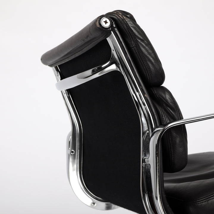 801 Herman Miller Soft Pad Chair EA 208 Leder nero – Detailansicht Rückseite