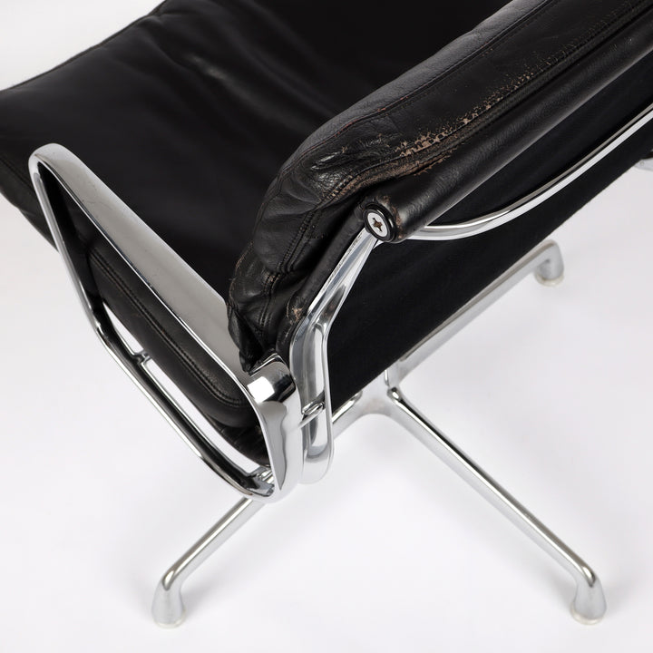 801 Herman Miller Soft Pad Chair EA 208 Leder nero – Detailansicht Rückseite links