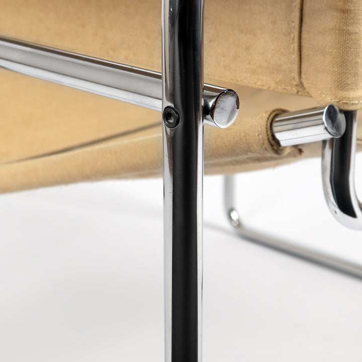 804 Gavina Wassily Chair von Marcel Breuer Leinen beige – Detailansicht Stahlrohr Rückseite