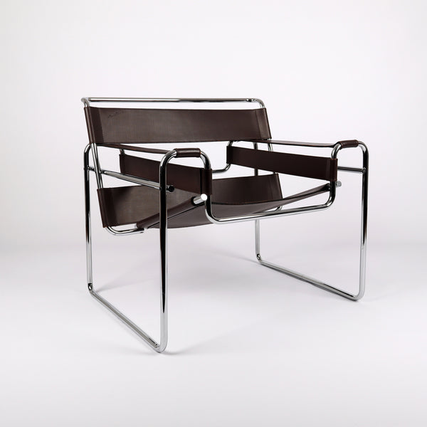 805 Gavina Wassily Chair von Marcel Breuer Leder braun – Frontalansicht eingedreht