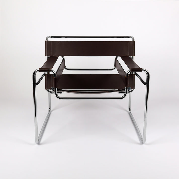 805 Gavina Wassily Chair von Marcel Breuer Leder braun – Frontalansicht