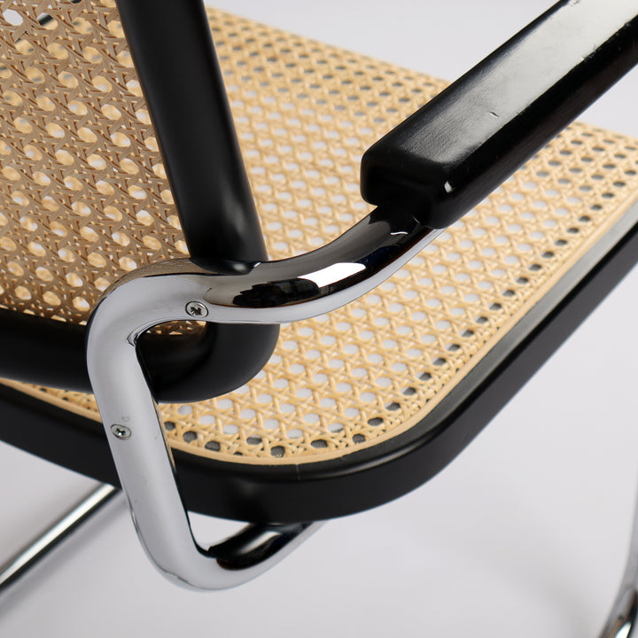 806 Thonet S64 V Freischwinger Stuhl von Marcel Breuer – Detailansicht Rückseite Armlehne und Stahlrohr