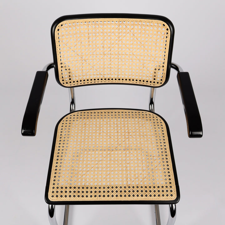 806 Thonet S64 V Freischwinger Stuhl von Marcel Breuer – Detailansicht Wiener Geflecht und Armlehnen von oben