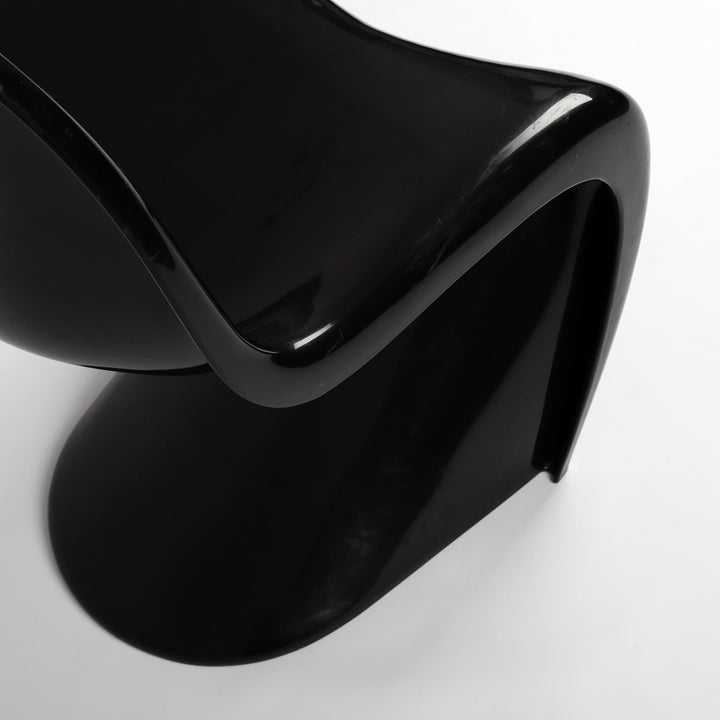 807 Vitra Panton Chair von Verner Panton schwarz – Detailansicht Seite