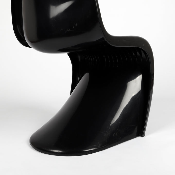 807 Vitra Panton Chair von Verner Panton schwarz – Detailansicht Rückseite