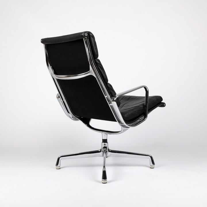 808 Vitra Eames Soft Pad Chair EA 215 Leder nero schwarz – Rückansicht