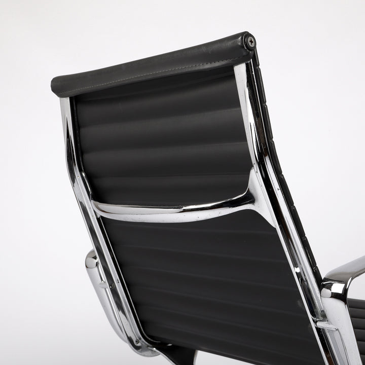 811 Vitra Eames Aluminium Chair EA 116 – Detailansicht Rückseite
