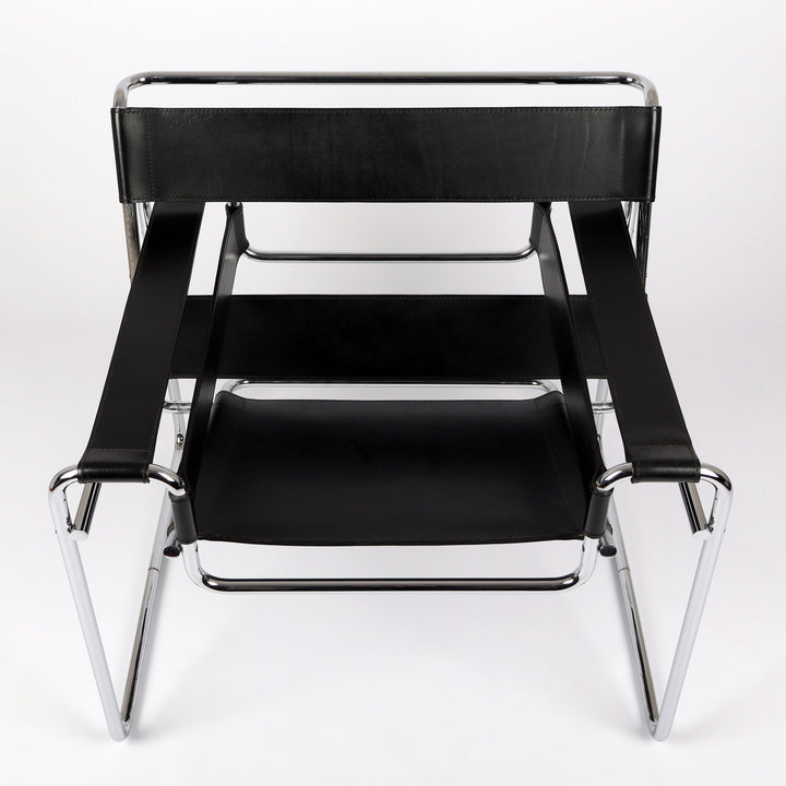 813 Knoll International Wassily Chair von Marcel Breuer Leder schwarz – Frontalansicht von oben