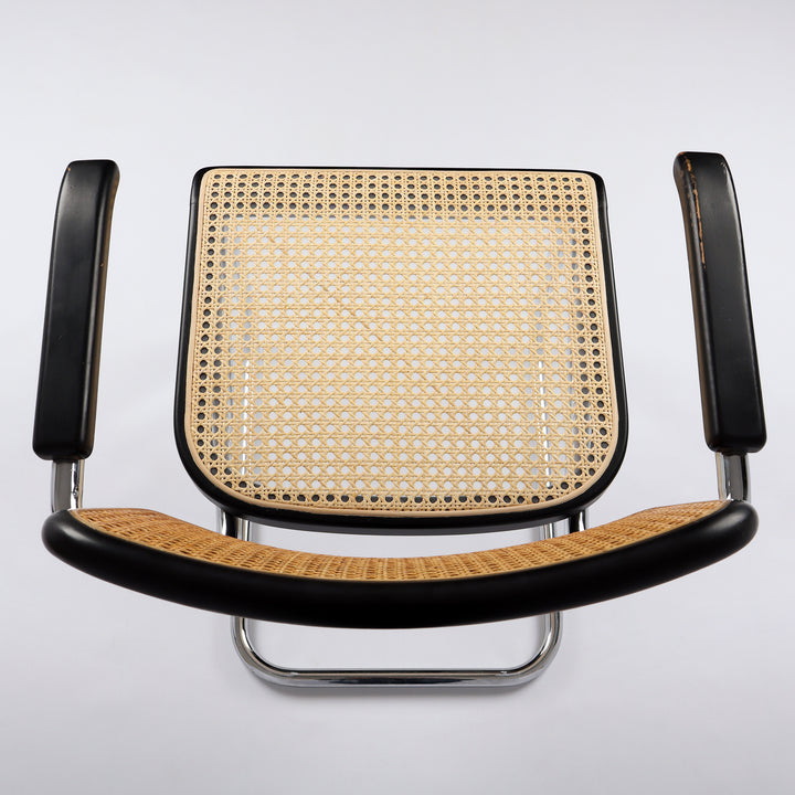 814 Thonet S64 V Freischwinger Stuhl von Marcel Breuer – Detailansicht Sitzfläche und Armlehne von oben