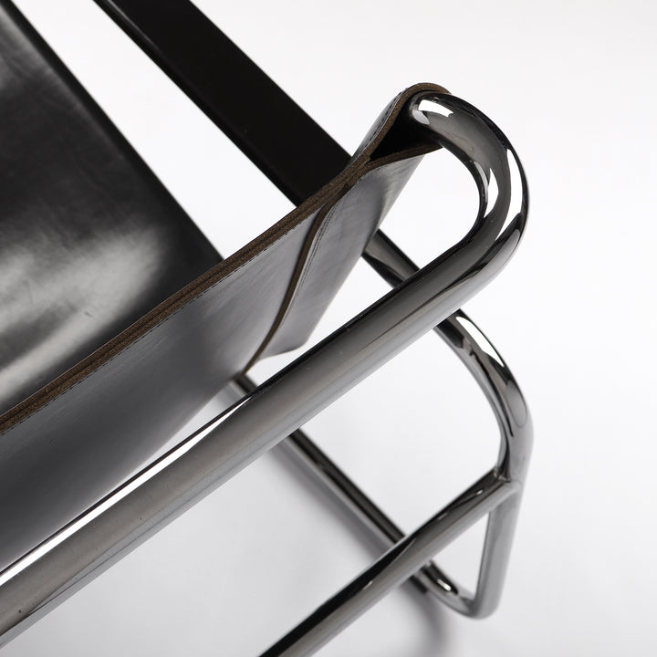 815 Thonet S 35 L Freischwinger Sessel von Marcel Breuer – Detailansicht Stahlrohr und Leder von oben