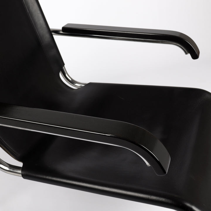 815 Thonet S 35 L Freischwinger Sessel von Marcel Breuer – Detailansicht Armlehne und Sitzfläche