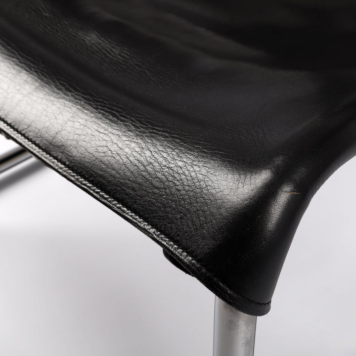 815 Thonet S 35 L Freischwinger Sessel von Marcel Breuer – Detailansicht Leder Sitzfläche