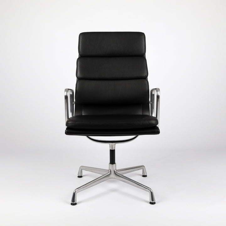 816 Vitra Soft Pad Chair EA 219 / EA 208 von Charles und Ray Eames – Frontalansicht
