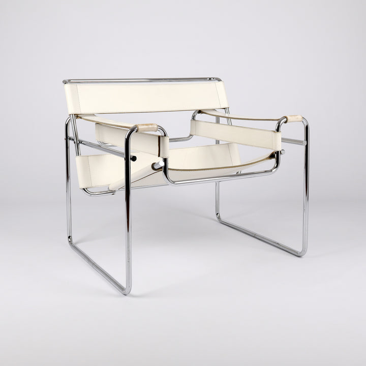 817 Gavina Knoll Wassily Chair von Marcel Breuer Leder weiß – Frontalansicht eingedreht