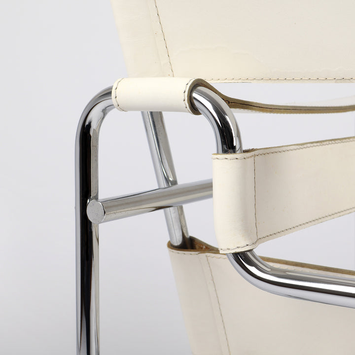 817 Gavina Knoll Wassily Chair von Marcel Breuer Leder weiß – Detailansicht Rückseite links