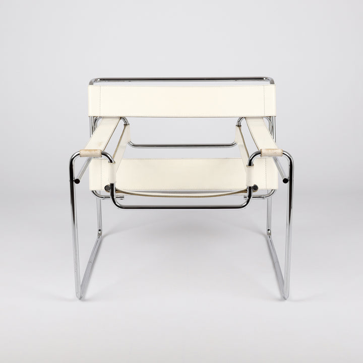817 Gavina Knoll Wassily Chair von Marcel Breuer Leder weiß – Frontalansicht