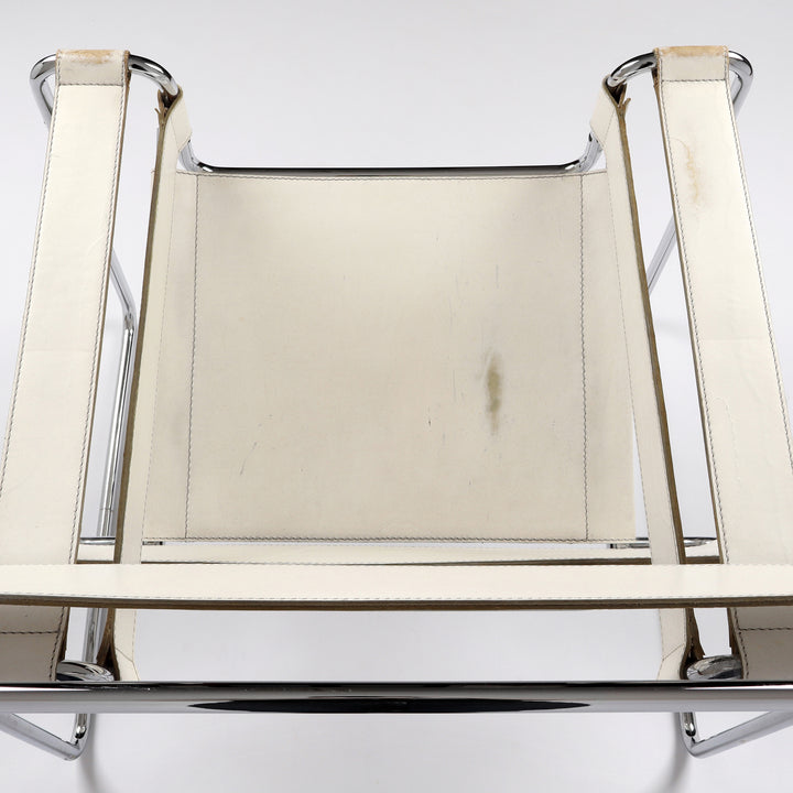 817 Gavina Knoll Wassily Chair von Marcel Breuer Leder weiß – Detailansicht Sitzfläche von oben