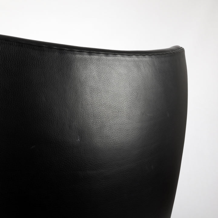 818 Fritz Hansen Eghg Chair von Arne Jacobsen  – Detailansicht Rückseite